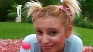 Brazilian teen sucks off her mature boyfriend in picnic